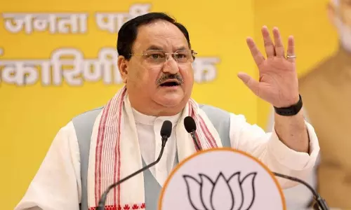 പിണറായിക്ക് സ്വർണ്ണത്തോടും ഉമ്മൻചാണ്ടിക്ക് സോളാറിനോടുമാണ് താൽപര്യമെന്ന് ജെ.പി നദ്ദ