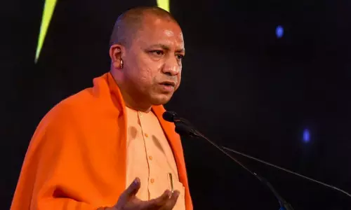 യോഗിയുടെ  ഹെലികോപ്ടര്‍ ഇറക്കുന്നതിന് ബംഗാള്‍ സര്‍ക്കാര്‍ അനുമതി നിഷേധിച്ചു