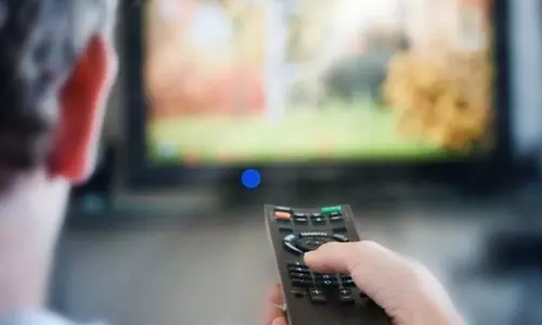 സൗജന്യ ചാനലുകള് തടയുന്നു; കേബിള് ടി.വി നെറ്റ്വര്ക്കിന് ട്രായിയുടെ നോട്ടീസ് സൗജന്യ ചാനലുകള് തടയുന്നു; കേബിള് ടി.വി നെറ്റ്വര്ക്കിന് ട്രായിയുടെ നോട്ടീസ്