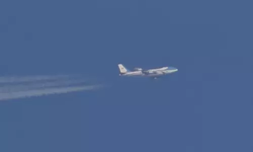 ട്രംപിന്റെ രഹസ്യ ഇറാഖ് യാത്ര ബ്രിട്ടനു മുകളില്‍ വെച്ച് പരസ്യമായപ്പോള്‍