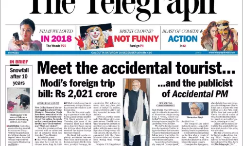 പഞ്ച് തലക്കെട്ടുമായി ടെലിഗ്രാഫ് വീണ്ടും; ‘ആക്സിഡന്റല്‍ ടൂറിസ്റ്റ്’ മോദിയെ പരിചയപ്പെടാം