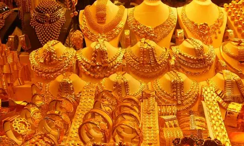 കല്യാൺ ജ്വല്ലേഴ്സിന്റെ 98 ലക്ഷം രൂപയുടെ സ്വർണാഭരണങ്ങൾ കൊള്ളയടിച്ചു