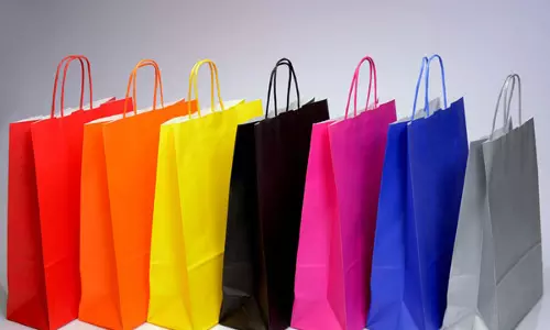 പേപ്പര്‍ കൊണ്ടുള്ള ക്യാരി ബാഗുകള്‍ എങ്ങിനെ കൈ കൊണ്ട് നിര്‍മ്മിച്ചെടുക്കാം