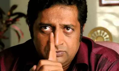 അമിത്ഷായുടെ തറവാട്ട് സ്വത്തല്ല ഇന്ത്യയെന്ന് പ്രകാശ് രാജ് 