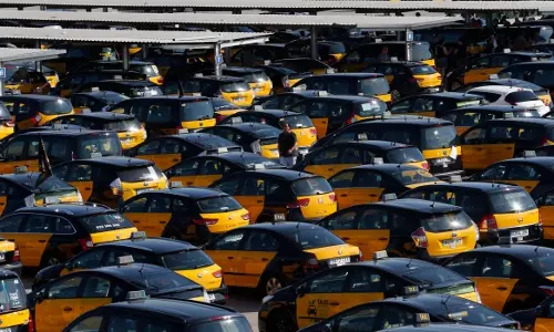 ഓണ്‍ലൈന്‍ ടാക്സി കമ്പനികൾക്കെതിരെ അനിശ്ചിതകാല സമരവുമായി ബാഴ്സലോണയിലെ ഡ്രെെവര്‍മാര്‍