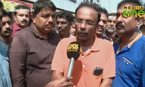 പ്രളയം വന്നു സംഘത്തിന് ഹാലിളകി ഇനിയെന്ത് വാരാൻ? പ്രളയം വന്നു സംഘത്തിന് ഹാലിളകി ഇനിയെന്ത് വാരാൻ?