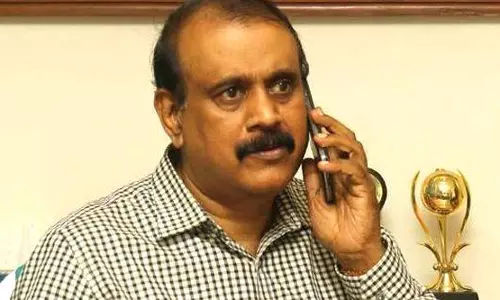 പെടുമെന്ന് പേടിയോ സെന്‍കുമാറിന് 