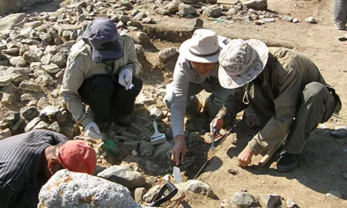 ചൈനയില് അതിപുരാതന ശവകുടീരങ്ങള് കണ്ടെത്തി ചൈനയില് അതിപുരാതന ശവകുടീരങ്ങള് കണ്ടെത്തി