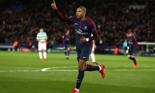 ശെെത്യകാല പരിശീലനത്തിനായി പി.എസ്.ജി ഖത്തറില്‍; ലോകകപ്പ് മികച്ച അനുഭവമായിരിക്കുമെന്ന് എംബാപ്പെ