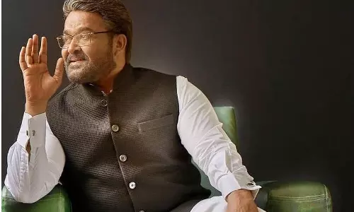 രാഷ്ട്രീയക്കാരനായി മോഹന്‍ലാല്‍; ചിത്രങ്ങള്‍ പുറത്ത്