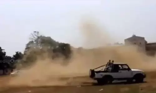 കോളജില്‍ വിദ്യാര്‍ഥികളുടെ റേസിങ്ങ്; പൊലീസ് കേസെടുത്തു