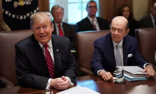 അമേരിക്കയില്‍ ഭരണസ്തംഭനം ഒഴിവാക്കാന്‍ നീക്കങ്ങളുമായി സെനറ്റ് 