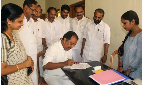 ബെന്നി ബെഹനാൻ പത്രിക സമര്‍പ്പിച്ചു