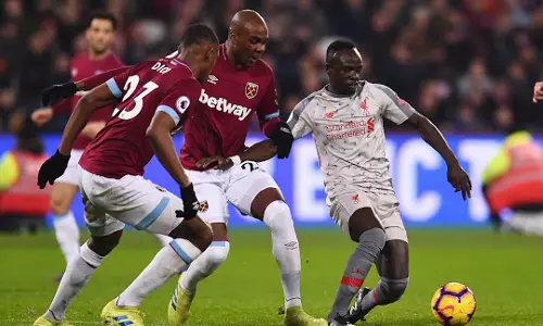 ലിവര്പൂളിനെ സമനിലയില് തളച്ച് വെസ്റ്റ്ഹാം ലിവര്പൂളിനെ സമനിലയില് തളച്ച് വെസ്റ്റ്ഹാം