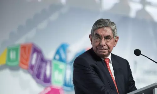 നൊബേല്‍ ജേതാവ് ഓസ്കാര്‍ ഏരിയസിനെതിരെ ലൈംഗിക ആരോപണം 