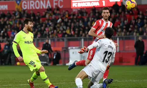 ലീഗ് മത്സരങ്ങളില് വമ്പന്മാര്ക്ക് വിജയ കുതിപ്പ് ലീഗ് മത്സരങ്ങളില് വമ്പന്മാര്ക്ക് വിജയ കുതിപ്പ്