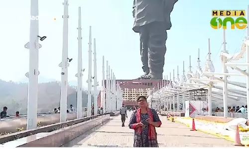 ഉരുക്കിനടിയിൽ ഞെരിഞ്ഞമർന്നവർ