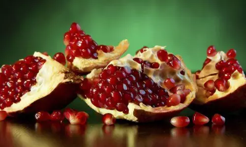 മാതളത്തൊലി കളയല്ലേ..സൗന്ദര്യ സംരക്ഷണത്തിന് ഉത്തമമാണ്