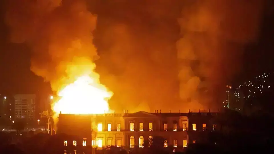 ബ്രസീലിലെ പ്രസിദ്ധ ഫുട്ബോൾ ക്ലബിൽ തീപ്പിടുത്തം, പത്ത് മരണം