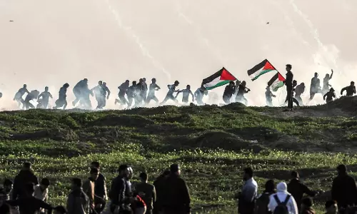 ഗസ്സ മുനമ്പില്‍ ഇസ്രായേല്‍ വെടിവെപ്പില്‍ കൊല്ലപ്പെട്ട ഫലസ്തീന്‍ ബാലന് കണ്ണീരില്‍ കുതിര്‍ന്ന യാത്രാമൊഴി