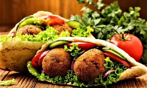 അറബിക്,ഇന്ത്യൻ,ചൈനീസ്,കോണ്ടിനെന്റൽ...ഇവിടെയില്ലാത്ത രുചികളില്ല അറബിക്,ഇന്ത്യൻ,ചൈനീസ്,കോണ്ടിനെന്റൽ...ഇവിടെയില്ലാത്ത രുചികളില്ല