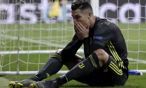 ചാമ്പ്യന്സ് ലീഗ്; യുവന്റസിന് തോല്വി, സിറ്റിക്ക് ജയം ചാമ്പ്യന്സ് ലീഗ്; യുവന്റസിന് തോല്വി, സിറ്റിക്ക് ജയം