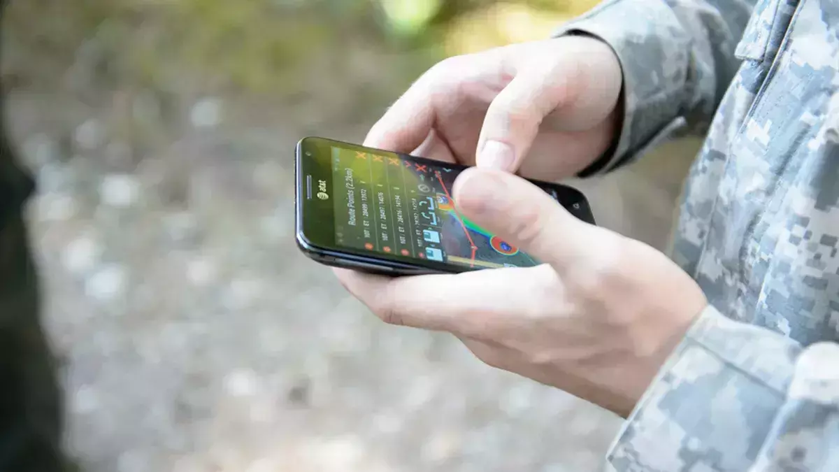 സെെനികര്‍ക്ക് സ്മാര്‍ട്ട്ഫോണ്‍ വിലക്കി റഷ്യ