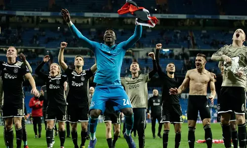 ചാമ്പ്യന്‍സ് ലീഗ്; ചാമ്പ്യന്മാര്‍ പുറത്ത് 