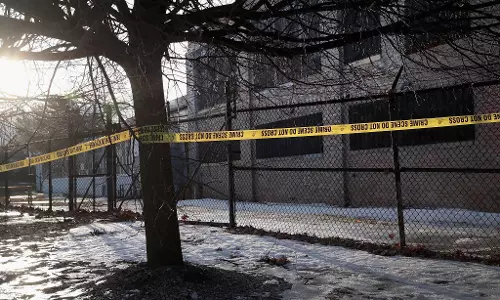 യു.എസിലെ വ്യവസായ പാർക്കിലുണ്ടായ വെടിവെപ്പില് അഞ്ച് മരണം; അഞ്ച് പൊലീസ് ഉദ്യോഗസ്ഥര്ക്ക് പരിക്കേറ്റു യു.എസിലെ വ്യവസായ പാർക്കിലുണ്ടായ വെടിവെപ്പില് അഞ്ച് മരണം; അഞ്ച് പൊലീസ് ഉദ്യോഗസ്ഥര്ക്ക് പരിക്കേറ്റു