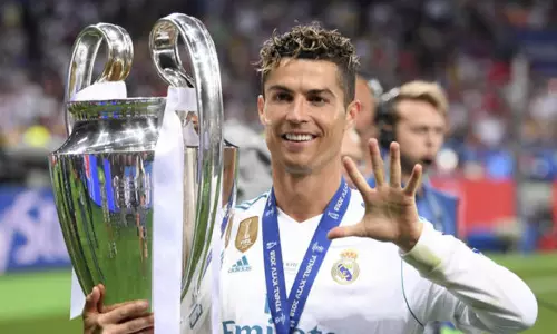 ഫുട്ബോളിലെ തിരിച്ചുവരവുകളുടെ ചരിത്രങ്ങളിലൂടെ ഫുട്ബോളിലെ തിരിച്ചുവരവുകളുടെ ചരിത്രങ്ങളിലൂടെ