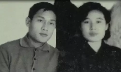 യൗവനം ഹോമിച്ച് പ്രണയത്തിന് വേണ്ടി ജീവിതത്തിലെ മൂന്ന് പതിറ്റാണ്ടുകള്‍ കാത്തിരുന്നവര്‍...