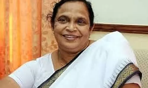 കോൺഗ്രസിൽ വീണ്ടും പൊട്ടിത്തെറി: കെ സി റോസക്കുട്ടി ടീച്ചർ രാജി വെച്ചു