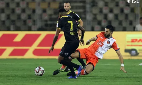 രണ്ട് മിനുറ്റിനിടെ രണ്ട് ഗോളുകള്: ‘പതിവ് പോലെ’ ഗോള് വഴങ്ങി ബ്ലാസ്റ്റേഴ്സ് രണ്ട് മിനുറ്റിനിടെ രണ്ട് ഗോളുകള്: ‘പതിവ് പോലെ’ ഗോള് വഴങ്ങി ബ്ലാസ്റ്റേഴ്സ്