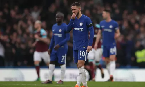 ട്രാന്സ്ഫര് വിപണിയില് ചെല്സിക്ക് ഫിഫയുടെ വിലക്ക് ട്രാന്സ്ഫര് വിപണിയില് ചെല്സിക്ക് ഫിഫയുടെ വിലക്ക്