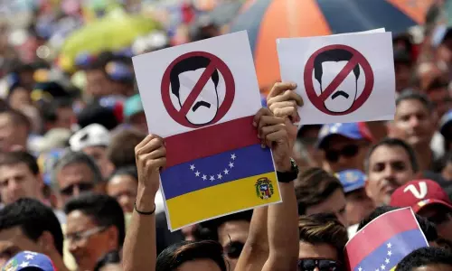 വെനിസ്വേലയില്‍ അരങ്ങേറുന്നത് വന്‍ സെെനിക വേട്ടയെന്ന് റിപ്പോര്‍ട്ട്