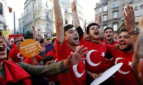 പട്ടാള അട്ടിമറിയുമായി ബന്ധപ്പെട്ട് മുന്നൂറിലധികം പേരെ തുര്‍ക്കി അറസ്റ്റ് ചെയ്തു