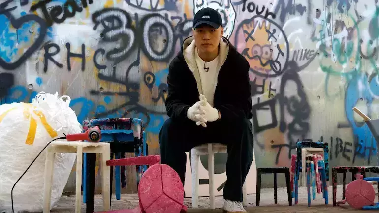 ഉപയോഗിച്ച മാസ്കുകള്‍ കൊണ്ട് ഇരിക്കാനുള്ള സ്റ്റൂള്‍; ഈ കൊറിയന്‍ വിദ്യാര്‍ഥി ഒരു പുലിയാണ്