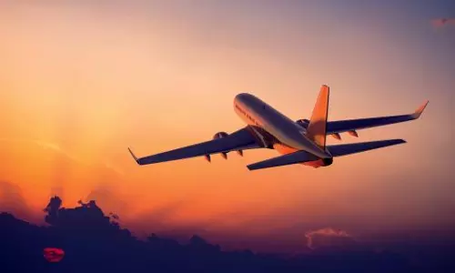 പ്രവാസികളെ നാട്ടിലെത്തിക്കാൻ പ്രത്യേക വിമാനത്തിനായി മുറവിളി ശക്തമാവുന്നു