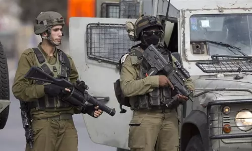 സൈന്യത്തിന് നേരെ കാര്‍ ഇടിച്ച് കയറ്റിയെന്നാരോപിച്ച് രണ്ട് ഫലസ്തീനികളെ ഇസ്രായേല്‍ സൈന്യം കൊലപ്പെടുത്തി