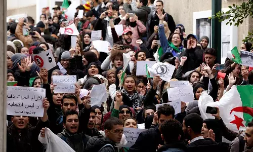 അള്‍ജീരിയയില്‍ സര്‍ക്കാര്‍ വിരുദ്ധ പ്രക്ഷോഭം ശക്തമാകുന്നു