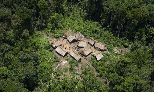 ആമസോണ്‍ മഴക്കാടുകളില്‍ കഴിയുന്ന ഗോത്രവിഭാഗത്തിലും കൊവിഡ് മരണം; 15 കാരന്‍ മരിച്ചു