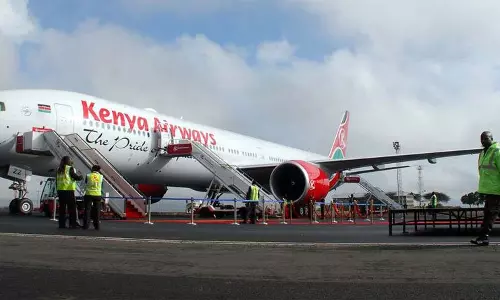 വിമാനക്കമ്പനിയും തൊഴിലാളികളും തമ്മില്‍ അടി; കെനിയന്‍ വിമാനത്താവളത്തില്‍ സംഘര്‍ഷം