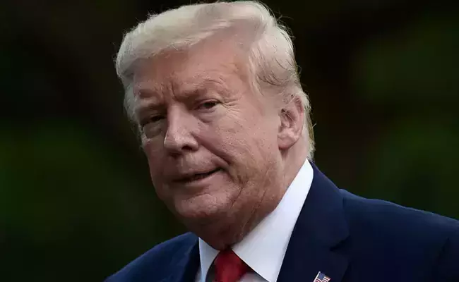 വൈറ്റ് ഹൗസിന് മുന്നില്‍ അപ്രതീക്ഷിത പ്രതിഷേധം, ഭൂഗര്‍ഭ അറയില്‍ ഒളിച്ച് ട്രംപ്