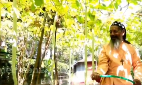 പള്ളിക്കാര്യത്തിനൊപ്പം കൃഷിയിടത്തിലുമിറങ്ങിയപ്പോൾ കൃഷിയുടെ റമ്പാനായ ഒരു പുരോഹിതൻ