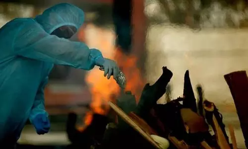 കോവിഡ് ബാധിച്ച് മരിച്ച ഒരാളുടെ മൃതദേഹത്തില്‍ നിന്ന് മറ്റൊരാളിലേക്ക് കോവിഡ് പകരുമോ?