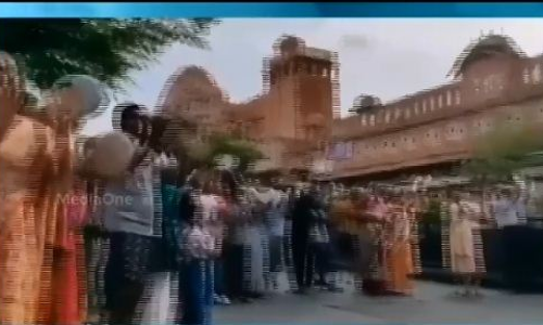 പ്രധാനമന്ത്രി കൊട്ടാന്‍ പറഞ്ഞതും പിന്നെ സംഭവിച്ചതും