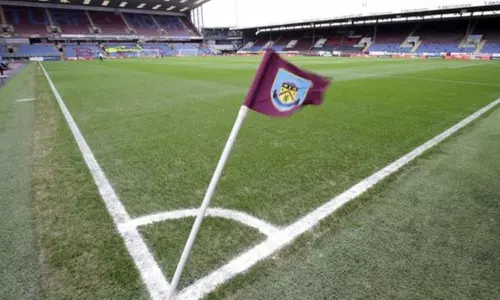 കൊറോണ കാലത്ത് ജീവനക്കാര്‍ക്ക് മുഴുവന്‍ ശമ്പളവും നല്‍കുമെന്ന് പ്രീമിയര്‍ ലീഗ് ക്ലബ്