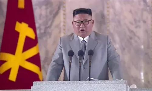 കണ്ണുനീര്‍ തുടച്ച്..ഉത്തര കൊറിയക്കാരോട് മാപ്പ് പറഞ്ഞ് കിം ജോങ് ഉന്‍