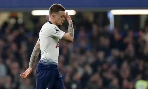 ട്രിപ്പിയറുടെ പൊട്ടത്തരം സാറിക്ക് ജീവൻ നൽകുമോ? താരത്തെ ട്രോളിക്കൊന്ന് സോഷ്യല്‍ മീഡിയ