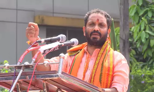 ശബരിമല പ്രചാരണ വിഷയമാക്കരുതെന്ന് പറയാന്‍ തെരഞ്ഞെടുപ്പ് കമ്മീഷന് അവകാശമില്ലെന്ന് സുരേന്ദ്രന്‍